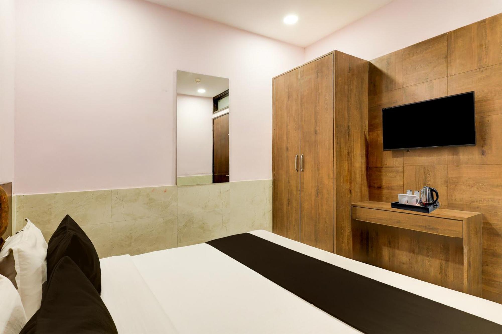 Super Hotel O Alipur Narela Bagian luar foto